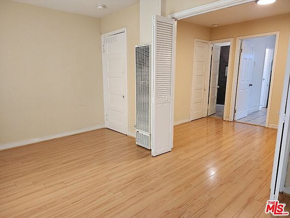 5th image of 6685 De Longpre Ave