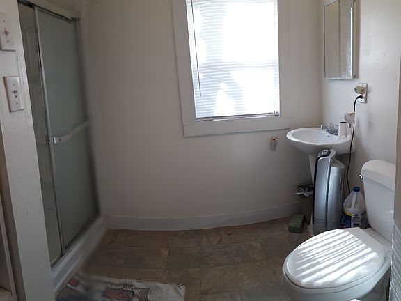 5th image of 4905 Elizabeth St