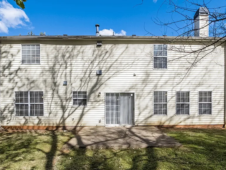 1240 Chris Lake Dr — Photo 15