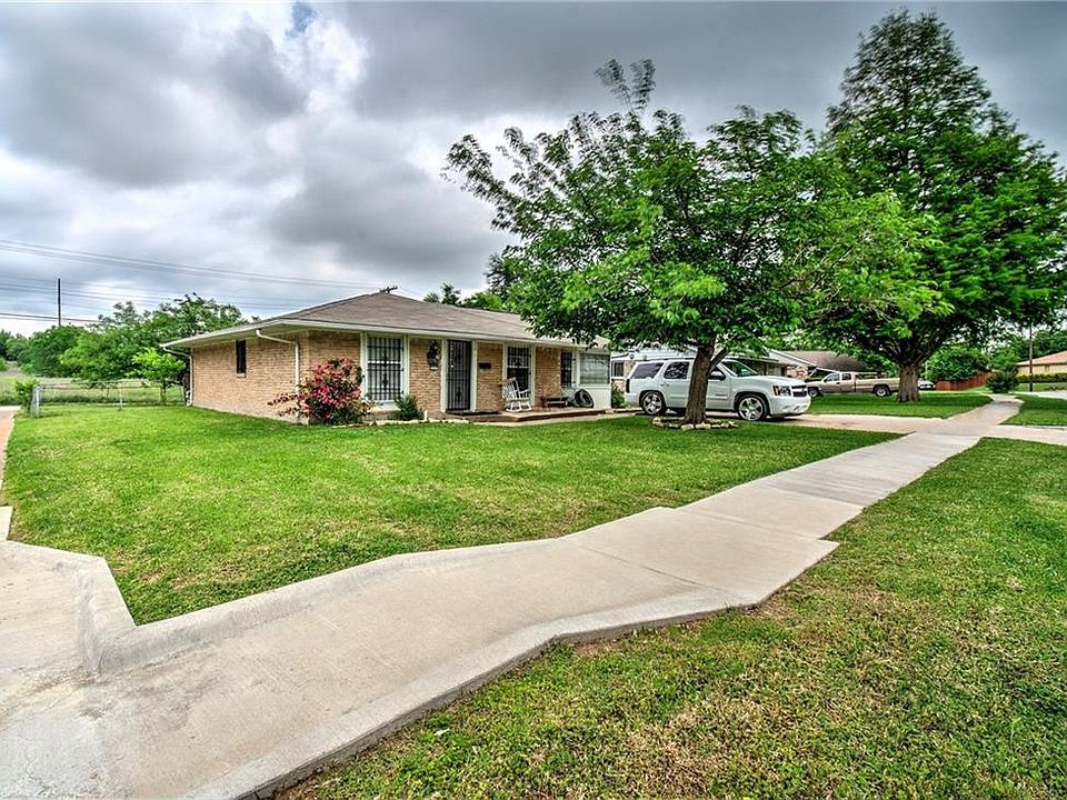 1st image of 2537 Whippoorwill Dr
