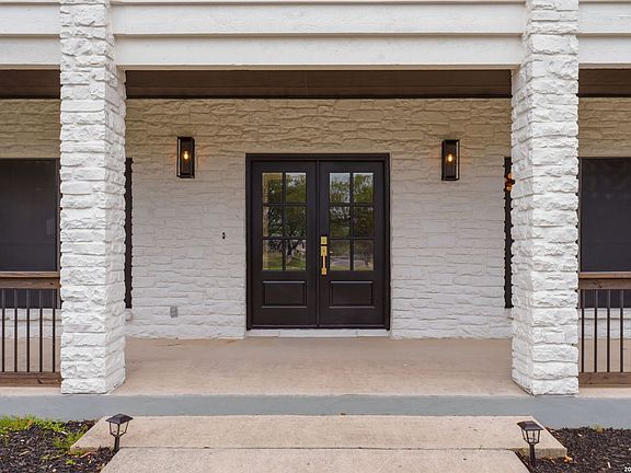 3rd image of 150 LAKE VIEW DR
