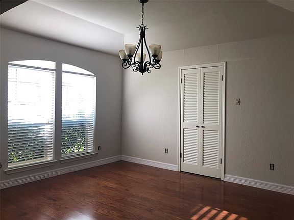 2nd image of 2104 Florence Dr