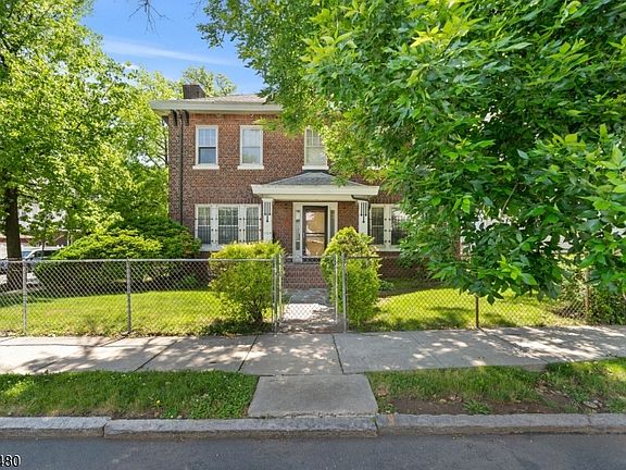 2nd image of 124 Vassar Ave