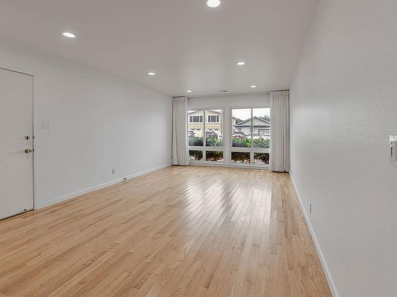 4th image of 4495 Callan Blvd