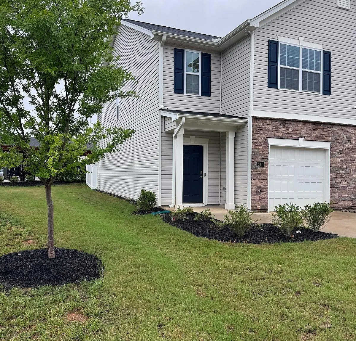 285 Moyer Drive — Photo 2