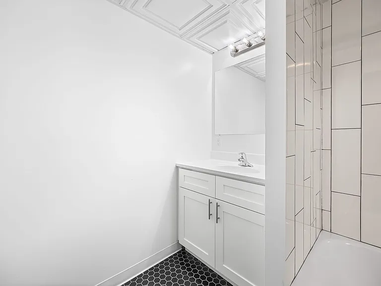 Atlantic Apartments — Photo 13