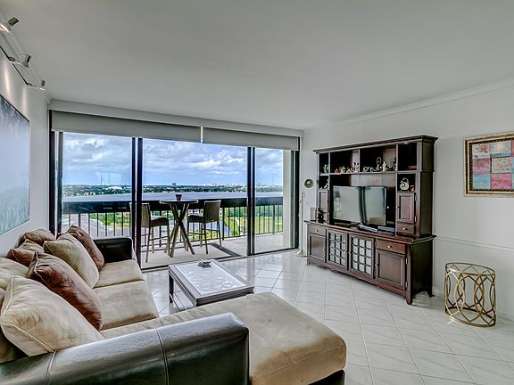 5th image of 2400 Presidential Way APT 1902