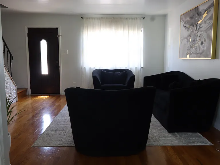 649 S Front St — Photo 10