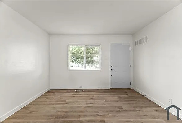 10518 Spring Garden Dr — Photo 6