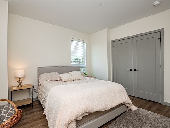 4th image of 203 Lowell St #215
