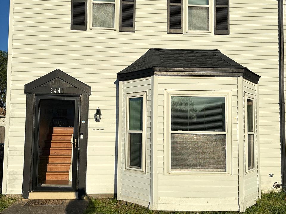1st image of 3441 Woodburne Dr