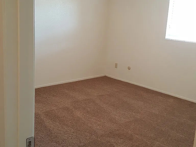 1050 Minnewawa Ave — Photo 15