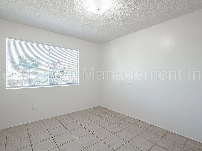 6208 Stine Rd — Photo 10