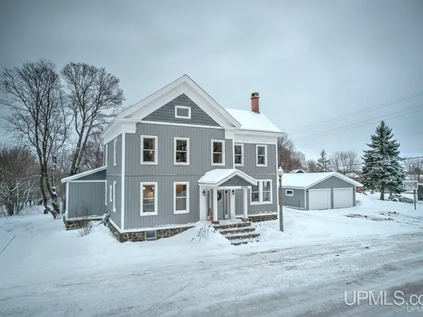 20068 5th St, Hancock, MI 49930