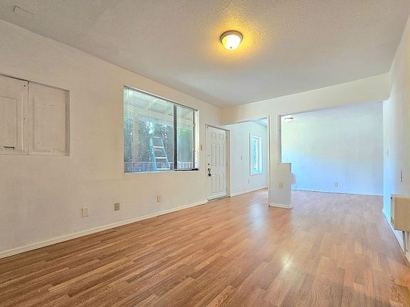 3rd image of 15602 Ash Way Unit 1-4