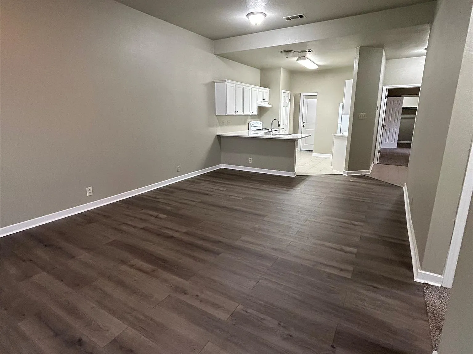 3 bed, 2.0 bath, 1092 sqft, $1,795 — Photo 4