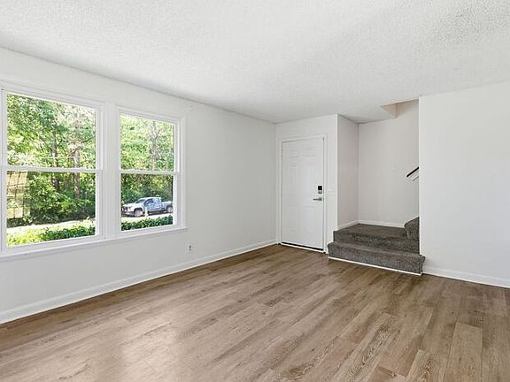 5th image of 704 McPherson Dr