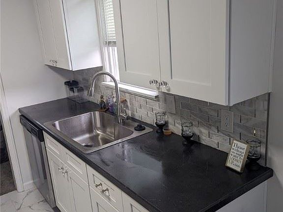 4th image of 20301 Ardwell Dr
