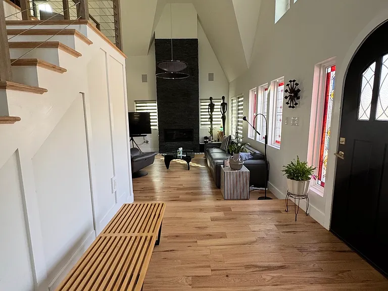 5726 Mercedes Ave — Photo 10