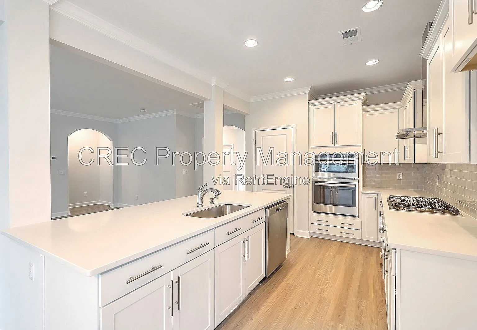5 bed, 3.5 bath, 3055 sqft, $3,050 — Photo 3