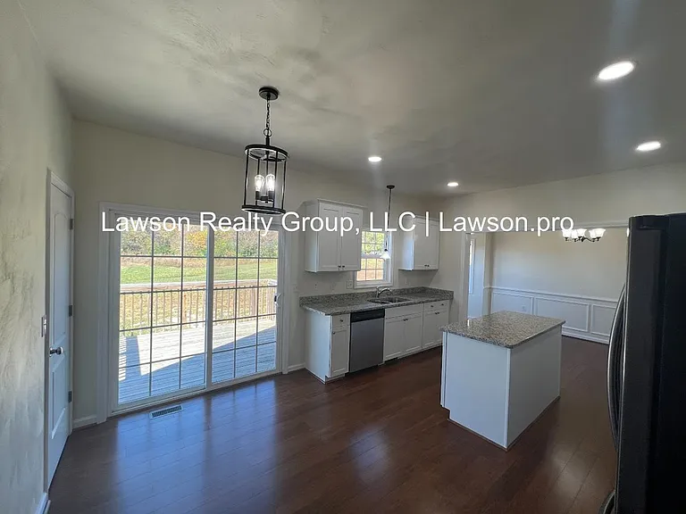 2080 Lawson Ln — Photo 15
