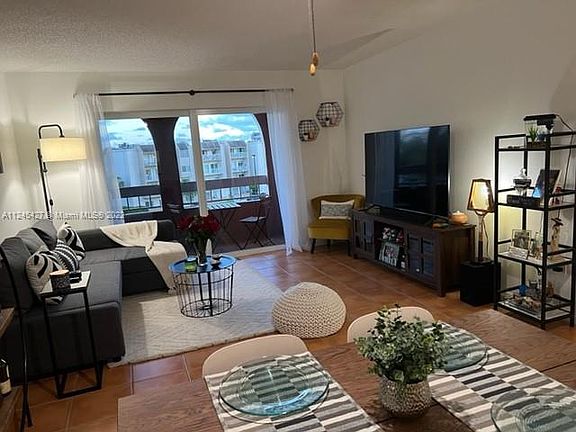3rd image of 7722 Camino Real E #416