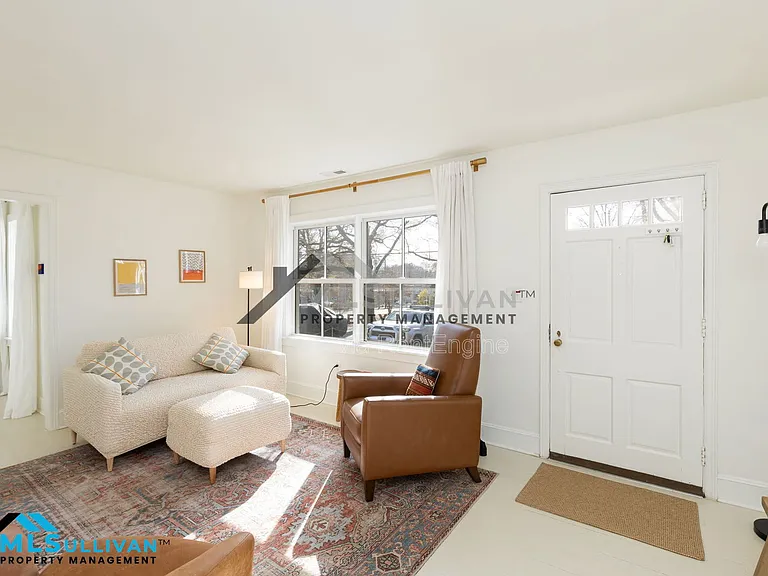 1803 Hillcrest Dr — Photo 3
