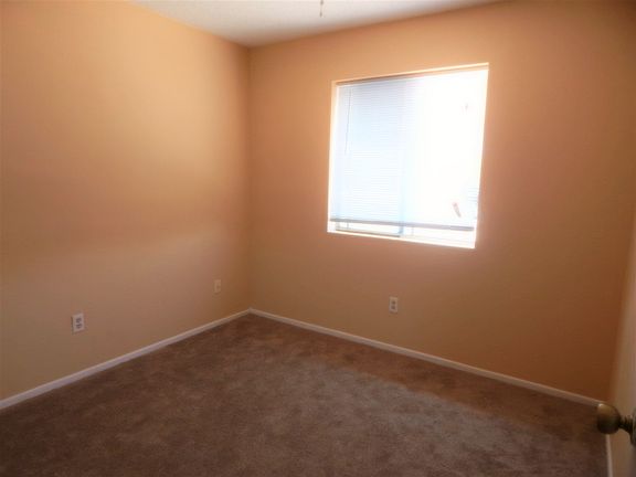 4th image of 721 N Merrill Ave