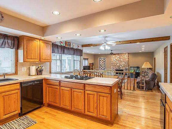 5th image of 1029 Charlene Ln