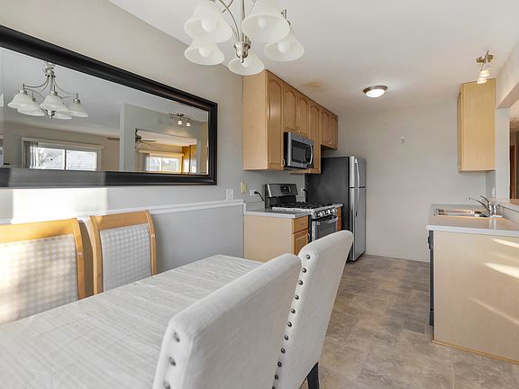 5th image of 748 Whitesail Dr #0