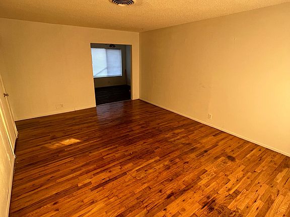 3rd image of 6024 Glenbrook Ln