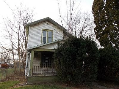 1st image of 565 Park St