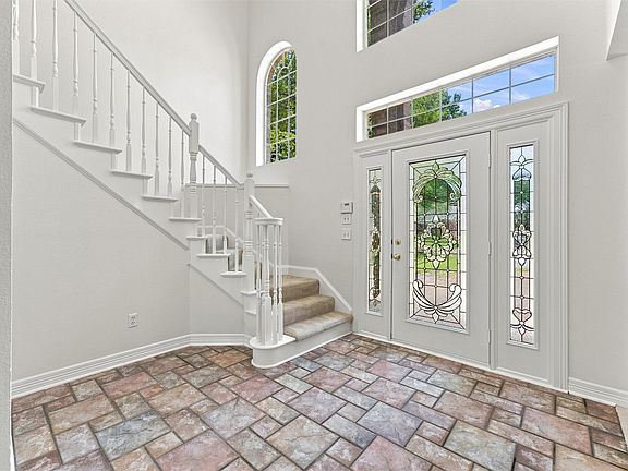 2nd image of 4 Amen Corner Ct