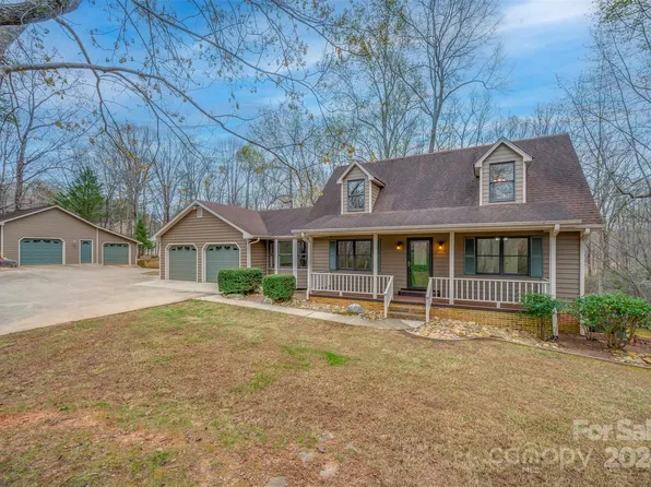 158 Mallard Dr, Columbus, NC 28722