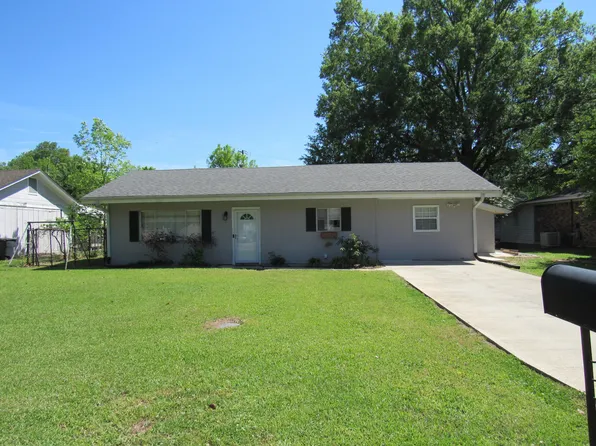 1102 Poplar St, Amory, MS 38821