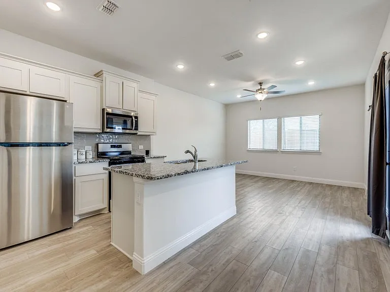 226 Griffith Dr #28 — Photo 8