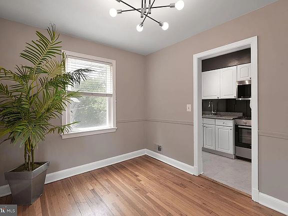 5th image of 1612 Boyle St