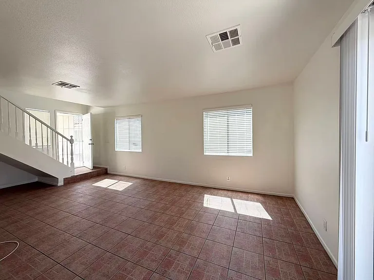 8256 Ten Gallon Ct — Photo 3