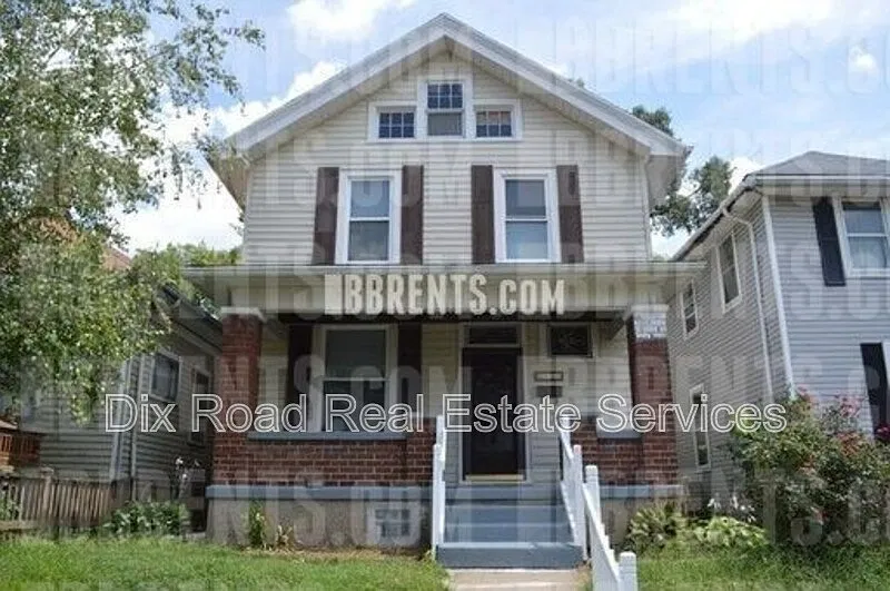 130 N F St
