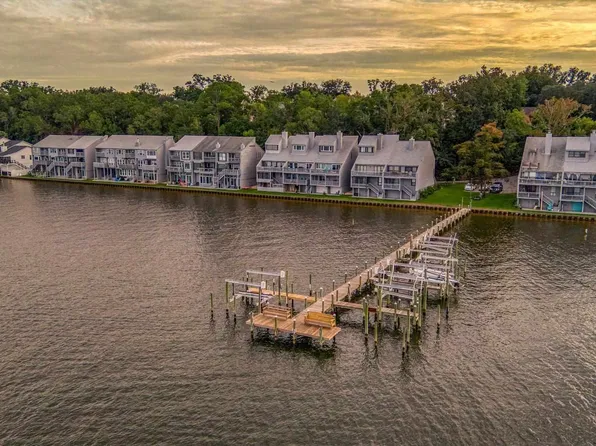 8680 Scenic Hwy APT 16, Pensacola, FL 32514