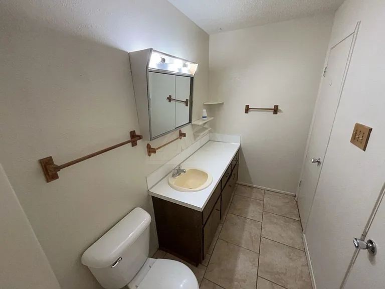 2210 Silverway, Killeen — Photo 11