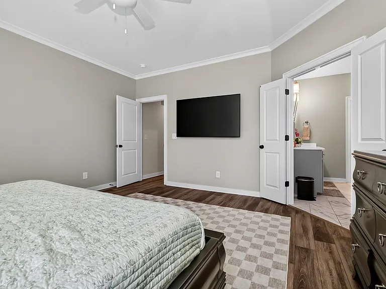 4040 Olivia Rd — Photo 23