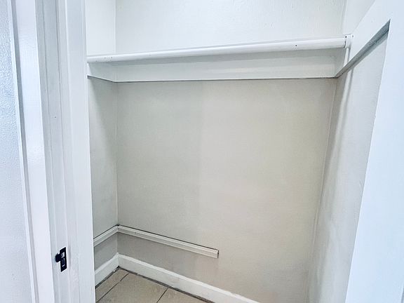 3rd image of 360 13th Ave NE #67c2a2714