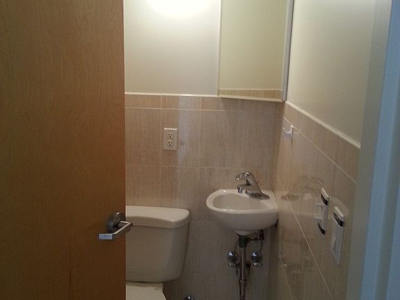 4th image of 310 W 53rd St APT 4C