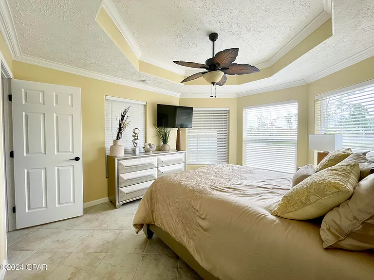 1043 Plantation Dr — Photo 23