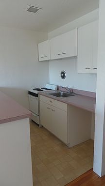 4th image of 2250 Buchanan St APT 14