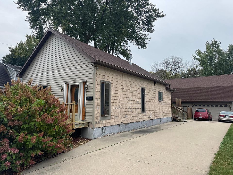 2nd image of 205 Locust St