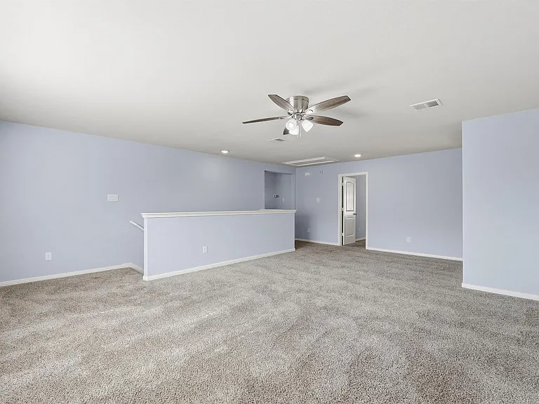 719 Longstreet Dr — Photo 10