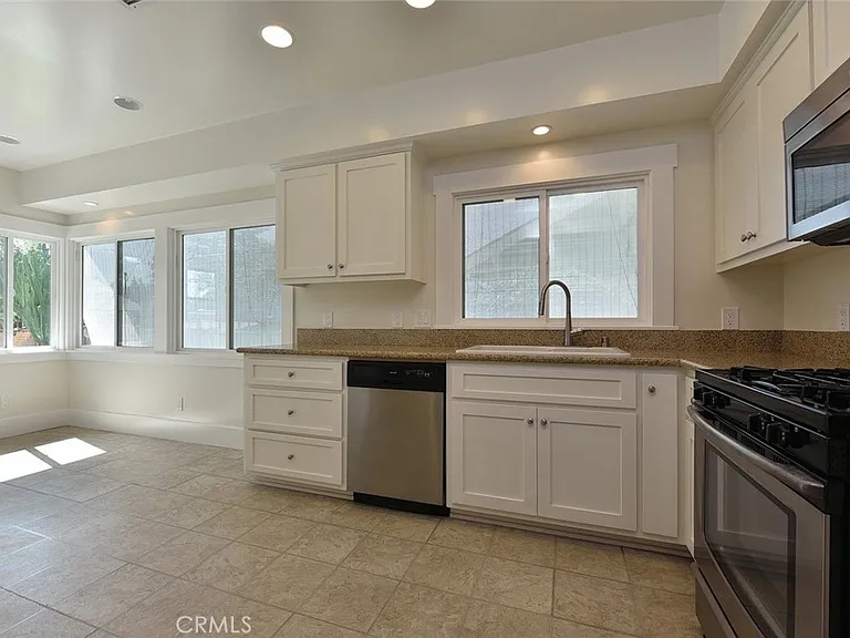 470 W Center St — Photo 10