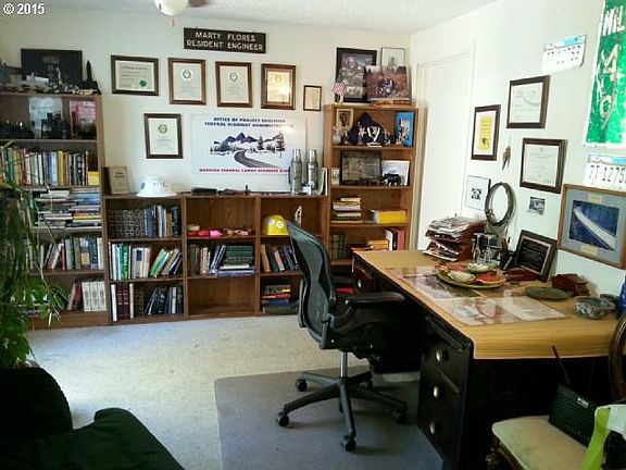 3rd image of 8601 NE 59th Cir